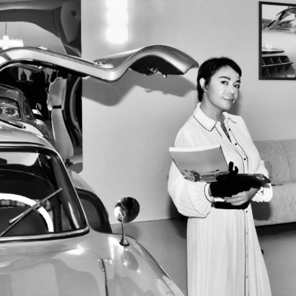 Passionate car enthusiast for classic cars, especially Mercedes-Benz - Ana Benabed Pitu